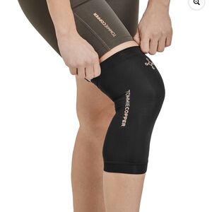 Tommie Copper Set of 2 Unisex Infrared Compression Knee Sleeves Black/Large NWT